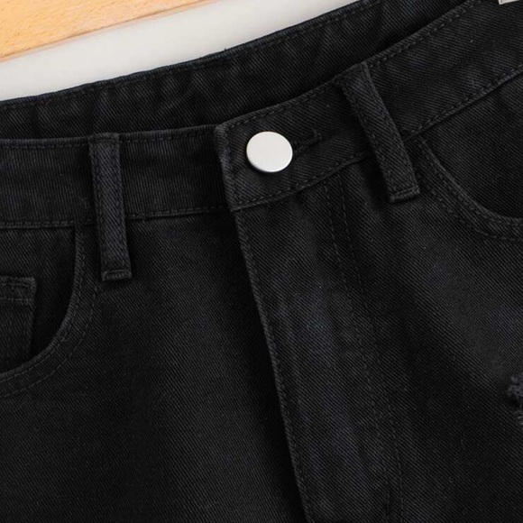 Black denim short - Picture 4 of 4